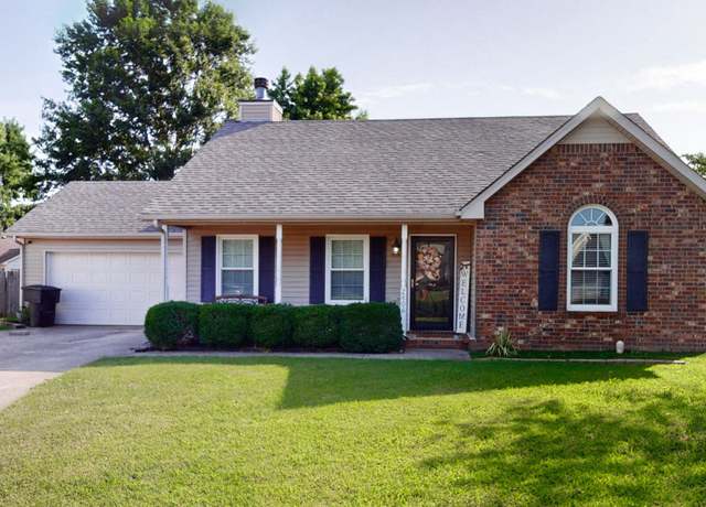 Property at 2806 Holsted Dr, Murfreesboro, TN 37128, 3 beds, 2 baths