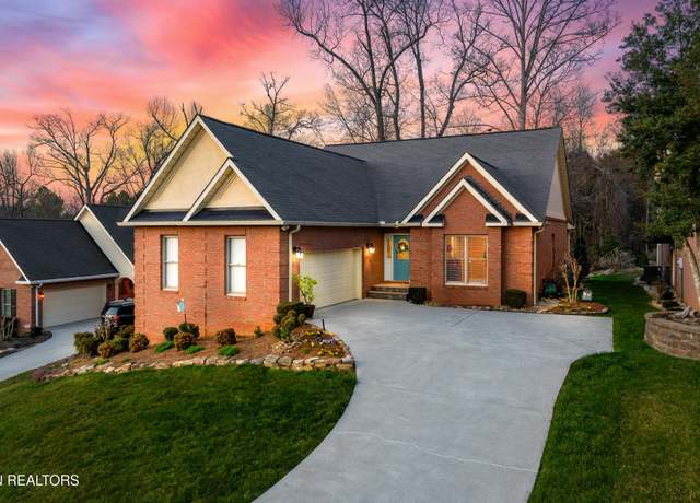 Property at 270 Valleyview Dr, Lenoir City, TN 37772, 4 beds, 3 baths