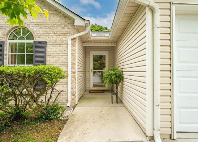 Property at 7826 Stone Garden Way, Powell, TN 37849, 3 beds, 2 baths