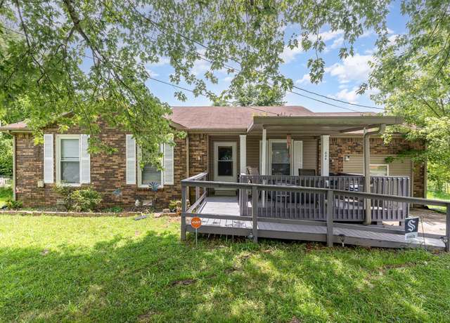 Property at 624 Doane Dr, Clarksville, TN 37042, 3 beds