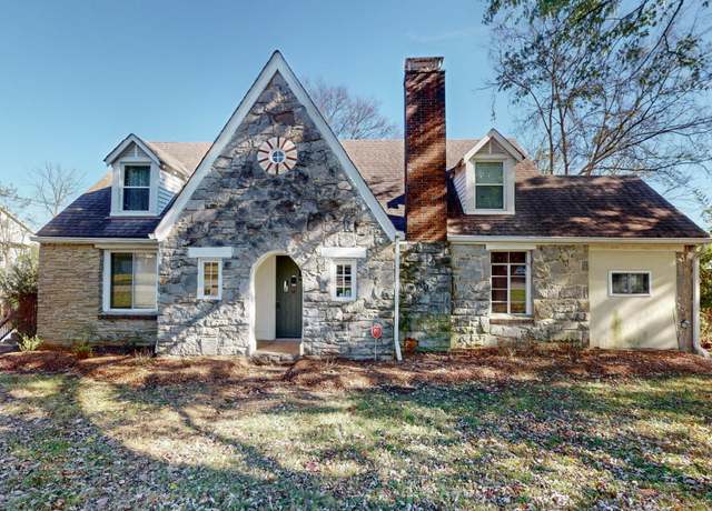 Property at 2802 Eastland Ave, Nashville, TN 37206, 3 beds, 2 baths