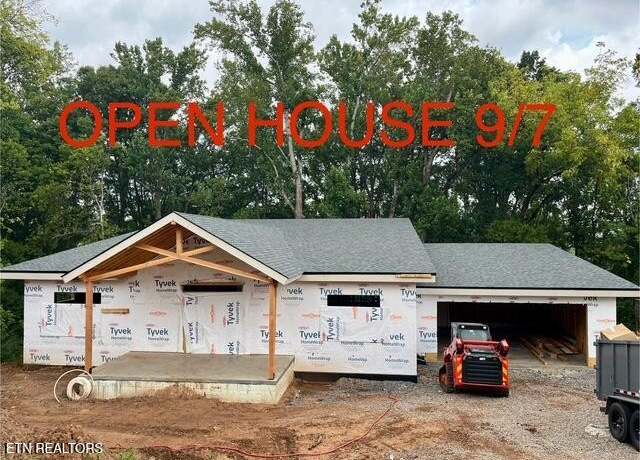 Property at 7513 Twining Dr, Knoxville, TN 37919, 4 beds, 3 baths