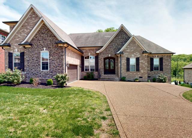 Property at 209 Blackthorn Ln, Gallatin, TN 37066, 4 beds, 2.5 baths