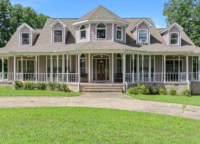 Property at 2200 Gimlet Creek Rd, Lawrenceburg, TN 38464, 4 beds, 3.5 baths