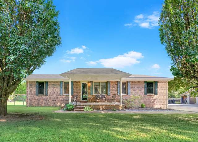 Property at 211 Inglewood Dr, Tullahoma, TN 37388, 4 beds, 1.5 baths