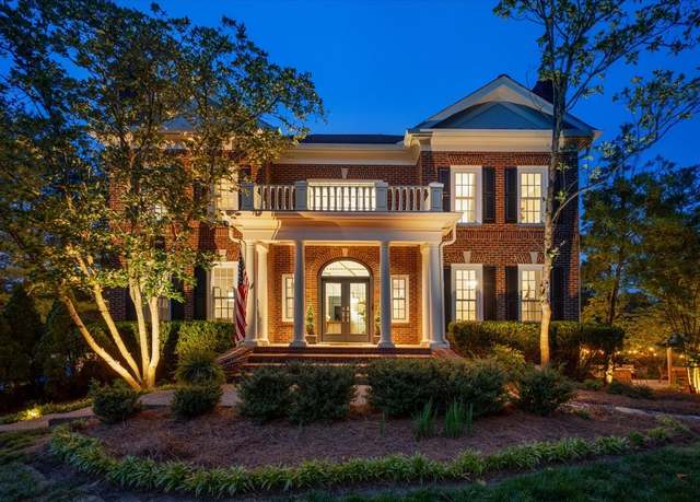 Property at 903 Hillmont Ct, Nashville, TN 37221, 4 beds, 3.5 baths