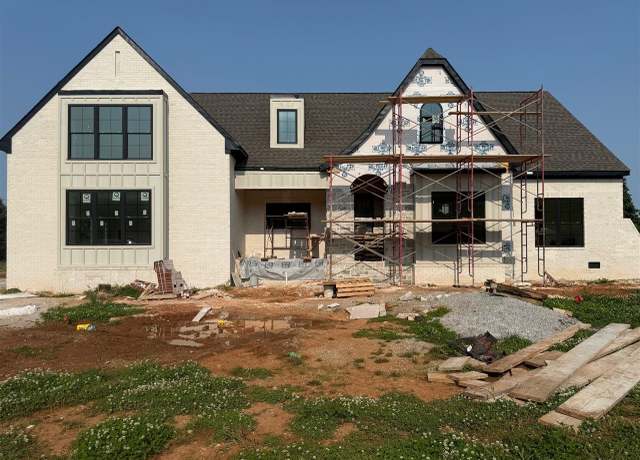 Property at 3344 Upper Gable Dr, Bowling Green, KY 42101, 5 beds, 4 baths