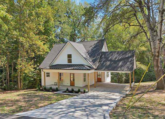 Property at 119 Oak Dr, Dickson, TN 37055, 3 beds, 2 baths