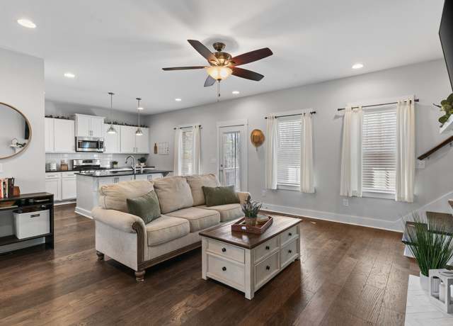 Property at 3024 Trice Pl, Lebanon, TN 37087, 4 beds, 3.5 baths
