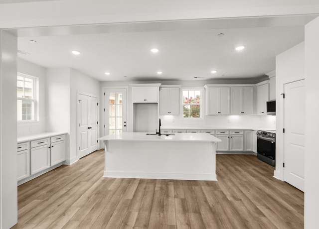 Property at 156 Nearwater Pl, Hendersonville, TN 37075, 3 beds, 2.5 baths