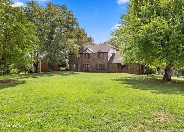 Property at 10719 Farragut Hills Blvd, Farragut, TN 37934, 5 beds, 3.5 baths