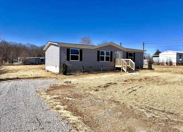 Property at 208 S C St, Hillsboro, TN 37342, 3 beds, 2 baths