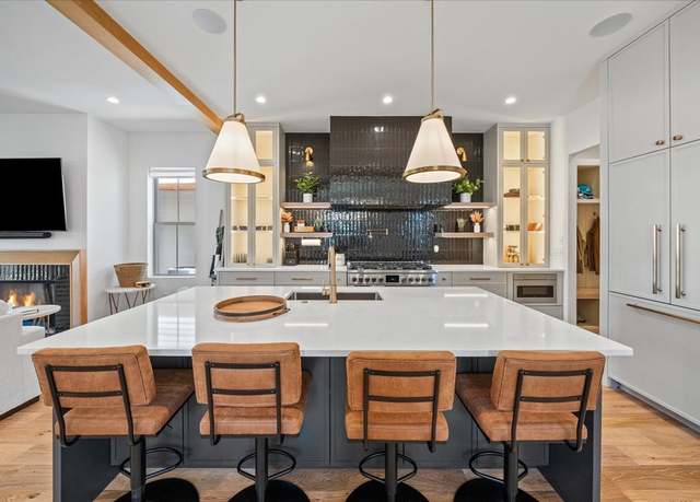Property at 6362B Columbia Ave, Nashville, TN 37209, 4 beds, 4.5 baths