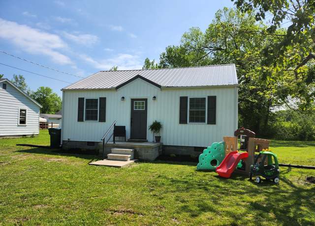 Property at 207 Merideth Ave, Waverly, TN 37185, 2 beds, 1 bath
