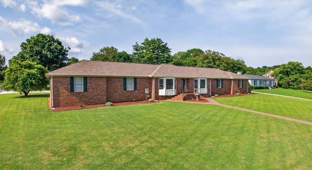 Photo of 813 Manor Dr, Fayetteville, TN 37334