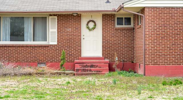 Photo of 221 Hallbrook Dr, Clarksville, TN 37042