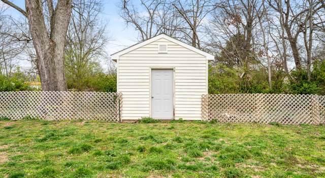 Photo of 221 Hallbrook Dr, Clarksville, TN 37042