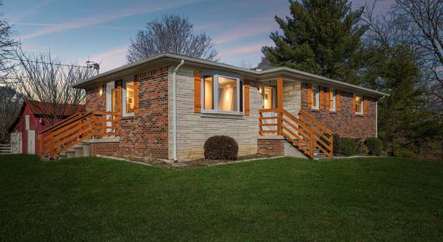 Photo of 5880 Carthage Rd, Pleasant Shade, TN 37145