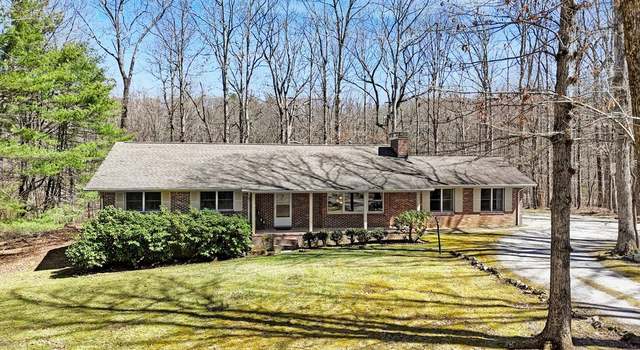 Photo of 114 Maxon Ln, Sewanee, TN 37375