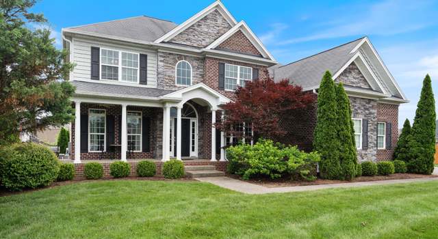Photo of 302 Lauderdale Ct, Thompsons Station, TN 37179