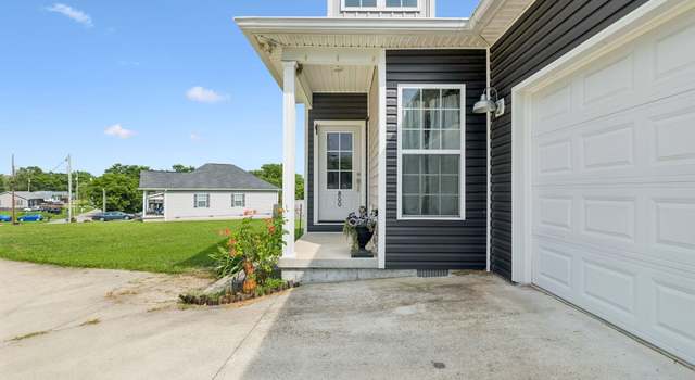 Photo of 786 S Mountain St, Smithville, TN 37166