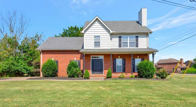 Photo of 302 Twelve Oaks Ln, Lebanon, TN 37087