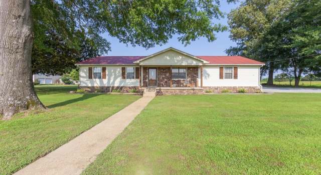Photo of 235 Pinecrest Dr, Henderson, TN 38340