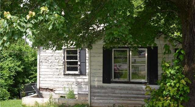 Photo of 946 Roman St, Clarksville, TN 37040
