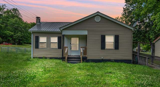 Photo of 100 Park Cir, Waverly, TN 37185