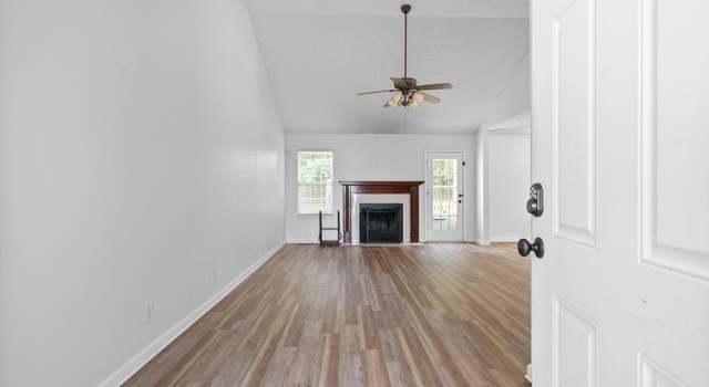 Photo of 4045 New Grange Cir, Clarksville, TN 37040