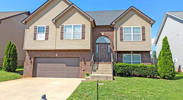 Photo of 609 Snowshoe Ln, Clarksville, TN 37040