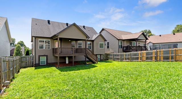 Photo of 609 Snowshoe Ln, Clarksville, TN 37040
