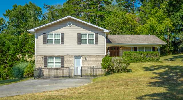 Photo of 8031 Middle Valley Rd, Hixson, TN 37343