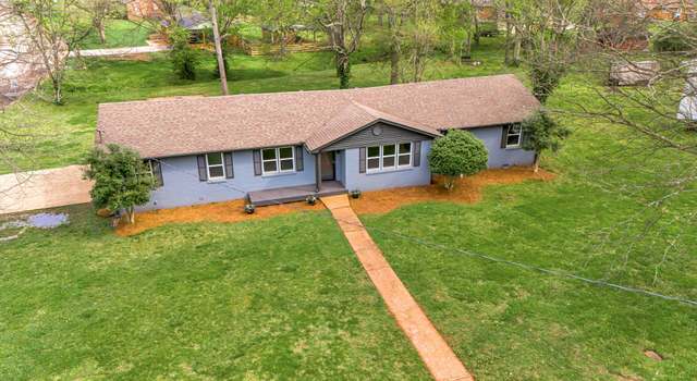 Photo of 712 Pleasantwood Dr, Mount Pleasant, TN 38474