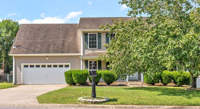 Photo of 1010 Hedge Apple Dr, Clarksville, TN 37040