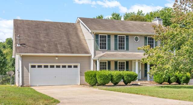 Photo of 1010 Hedge Apple Dr, Clarksville, TN 37040