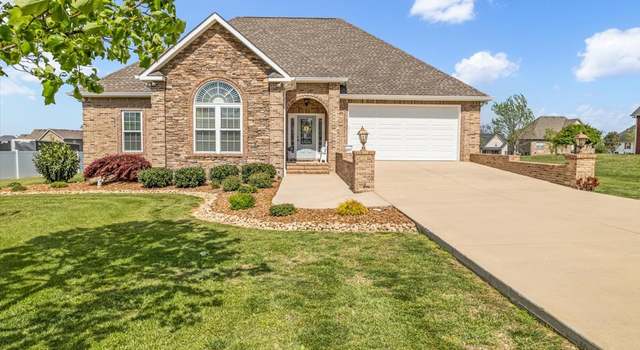 Photo of 190 Stonegate Dr, Smithville, TN 37166