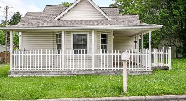 Photo of 221 East St SE, Cleveland, TN 37311