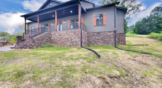 Photo of 585 Bridle Path Ln, Hartsville, TN 37074