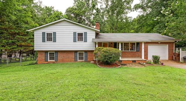 Photo of 2001 Walnut Hills Dr, Knoxville, TN 37920