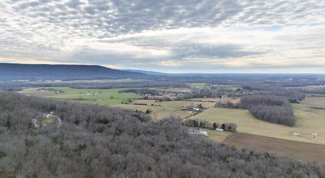 Photo of 401 Pelham Pointe Rd, Pelham, TN 37366