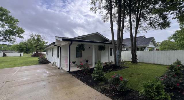 Photo of 513 E Main St, Waverly, TN 37185