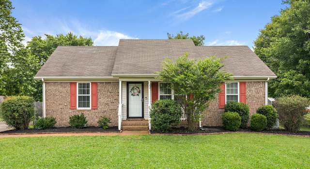Photo of 111 Ridgewood Dr, Portland, TN 37148