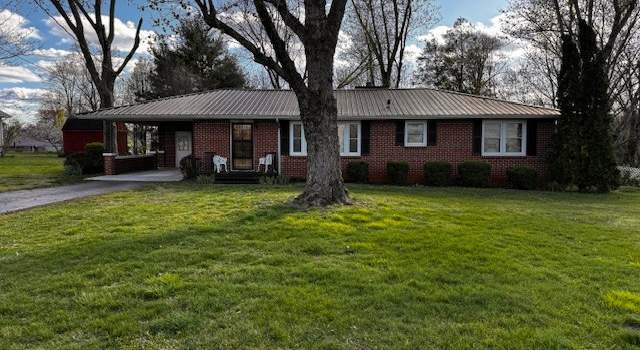Photo of 206 Edgewater Dr, Winchester, TN 37398