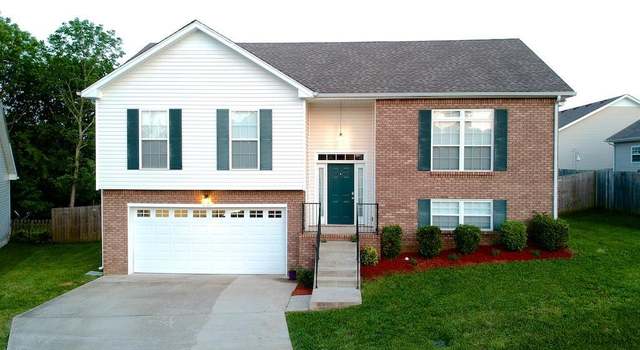 Photo of 1899 Camelot Dr, Clarksville, TN 37040