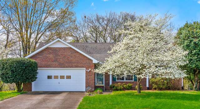 Photo of 1410 S Shadowlawn Ct, Clarksville, TN 37040
