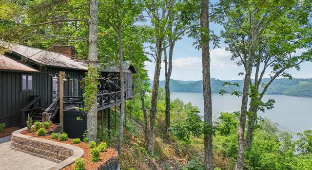 Photo of 675 Blackberry Hill Rd, Silver Point, TN 38582