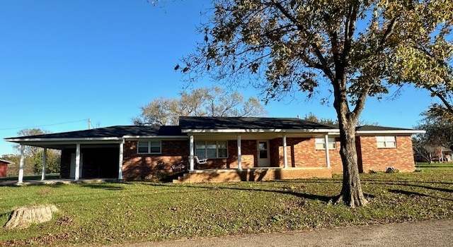 Photo of 223 Forrest Ave, Clifton, TN 38425