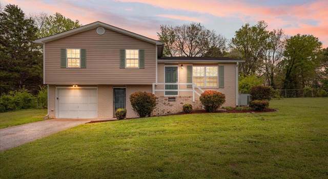 Photo of 1945 Bay Hill Dr, Hixson, TN 37343