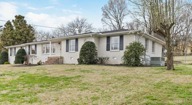 Photo of 163 Country Club Dr, Hendersonville, TN 37075